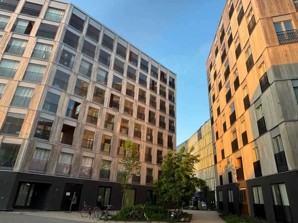 木造ビル「ウッドシティ」