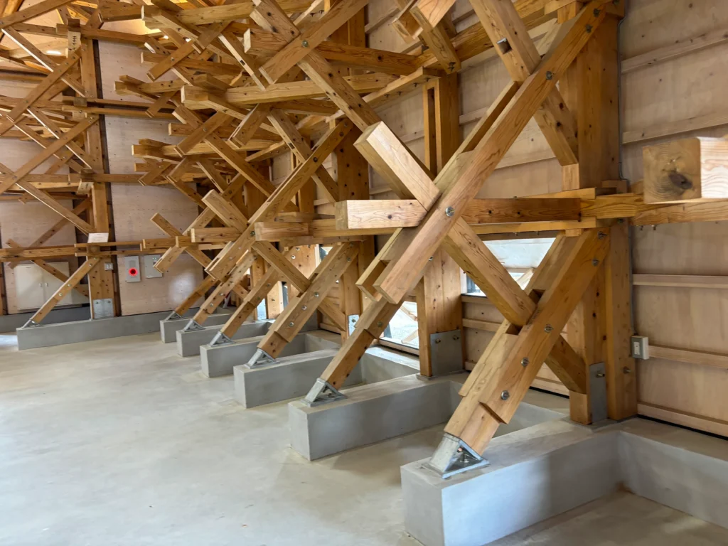 小国杉の特性を活かす「呼吸する建築」という設計思想