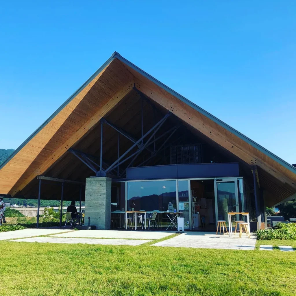 福井県年縞博物館の建築ポイント