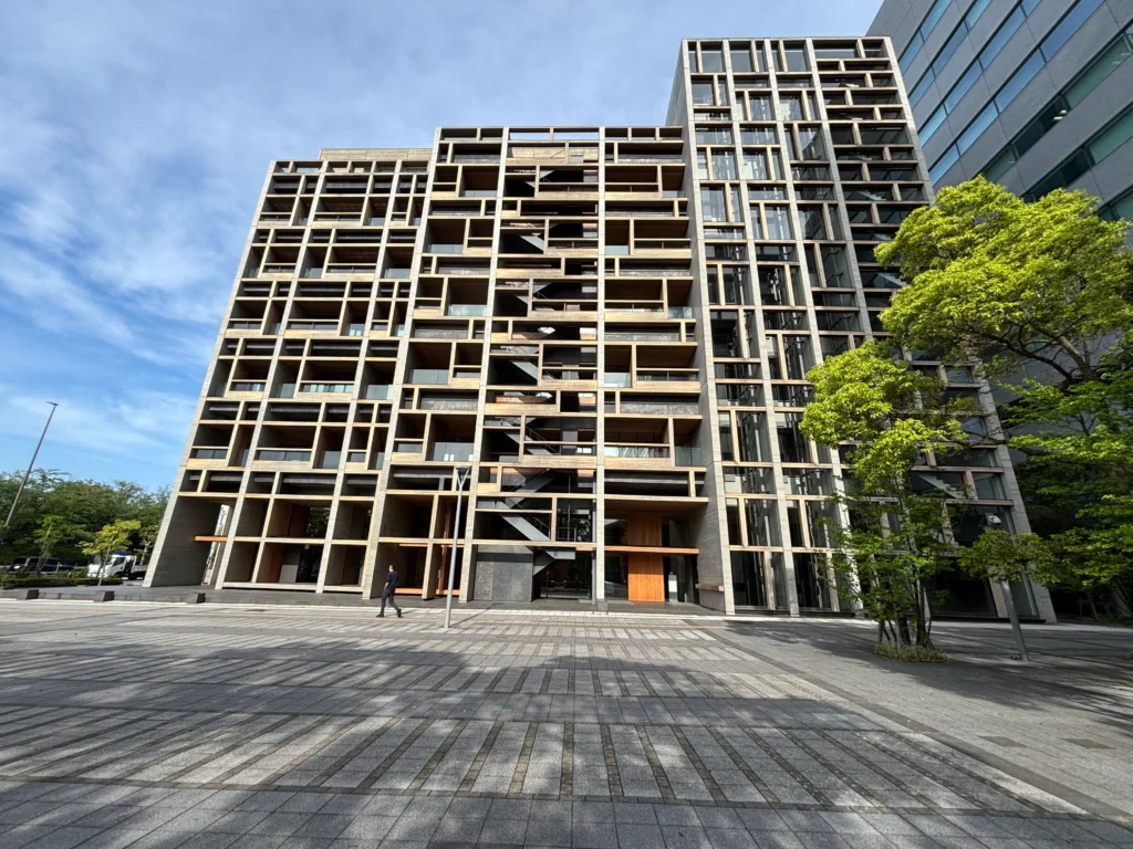 木材会館とファサード