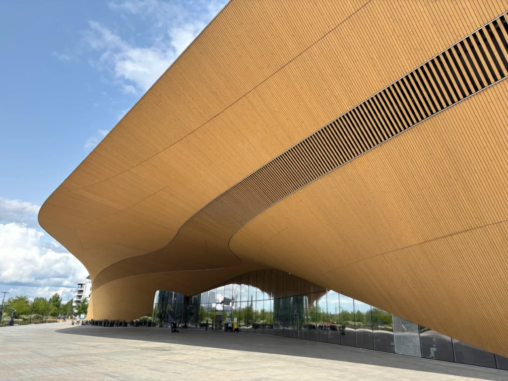 ヘルシンキ中央図書館Oodiの建築的ポイント