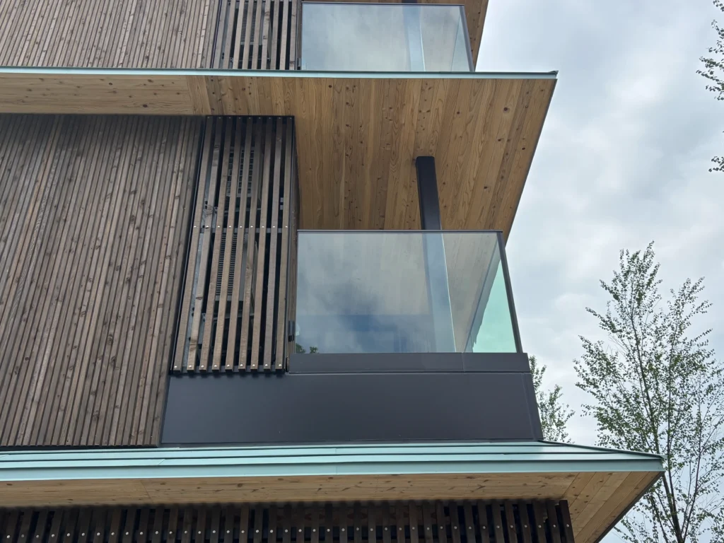 YKK AP パッシブタウン第5街区の地域木材活用