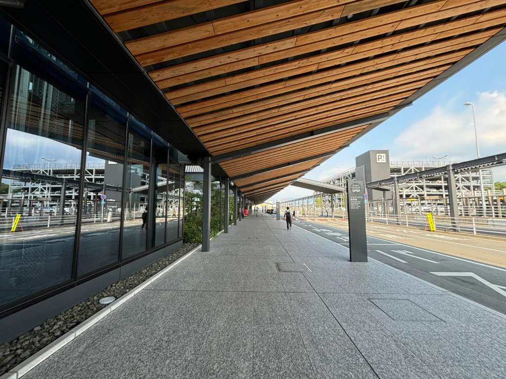 阿蘇くまもと空港　木造非住宅　非住宅木造　木造化　木質化　県産材　熊本　三井ホーム