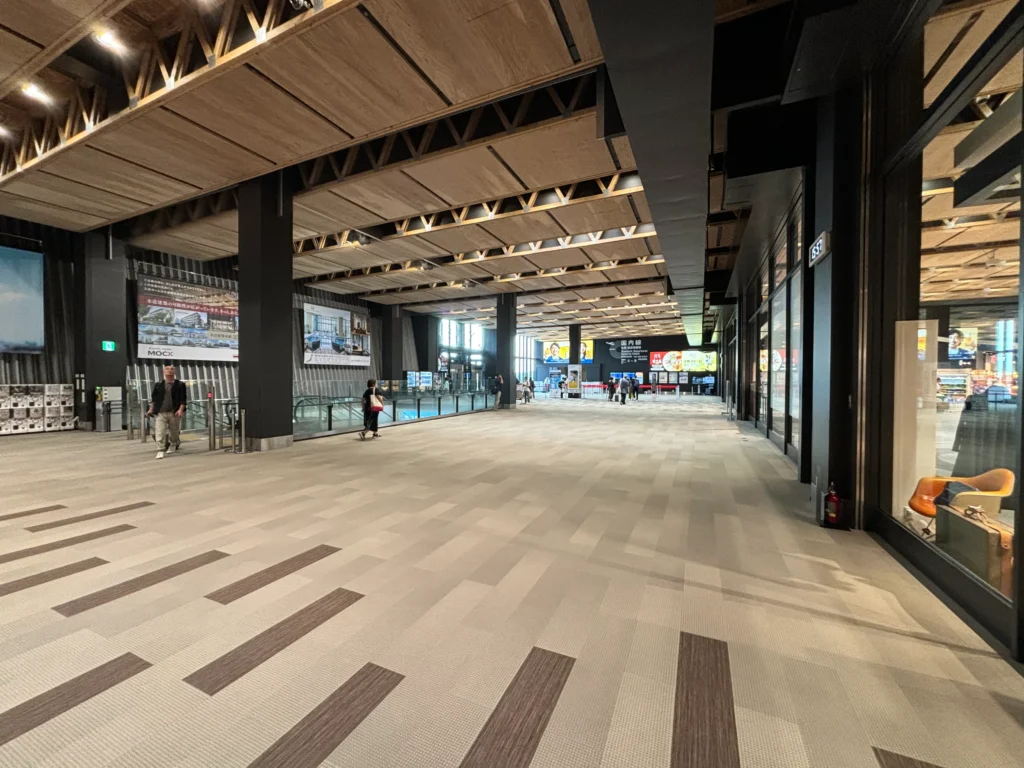 阿蘇くまもと空港　木造非住宅　非住宅木造　木造化　木質化　県産材　熊本　三井ホーム