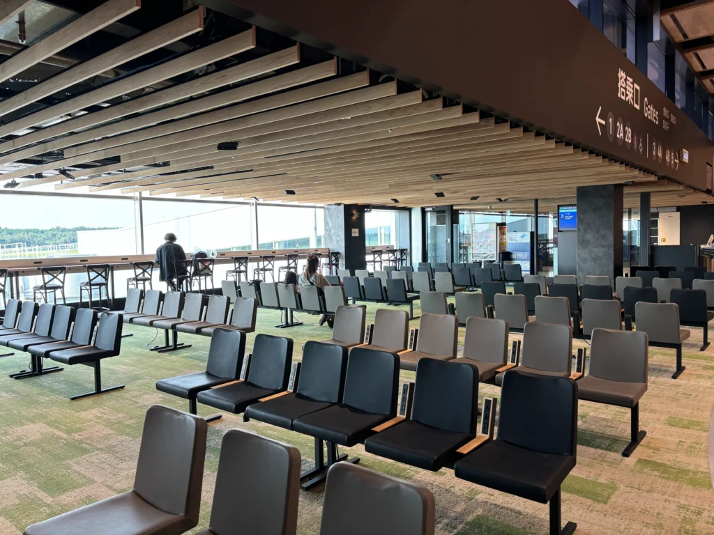 阿蘇くまもと空港　木造非住宅　非住宅木造　木造化　木質化　県産材　熊本　三井ホーム