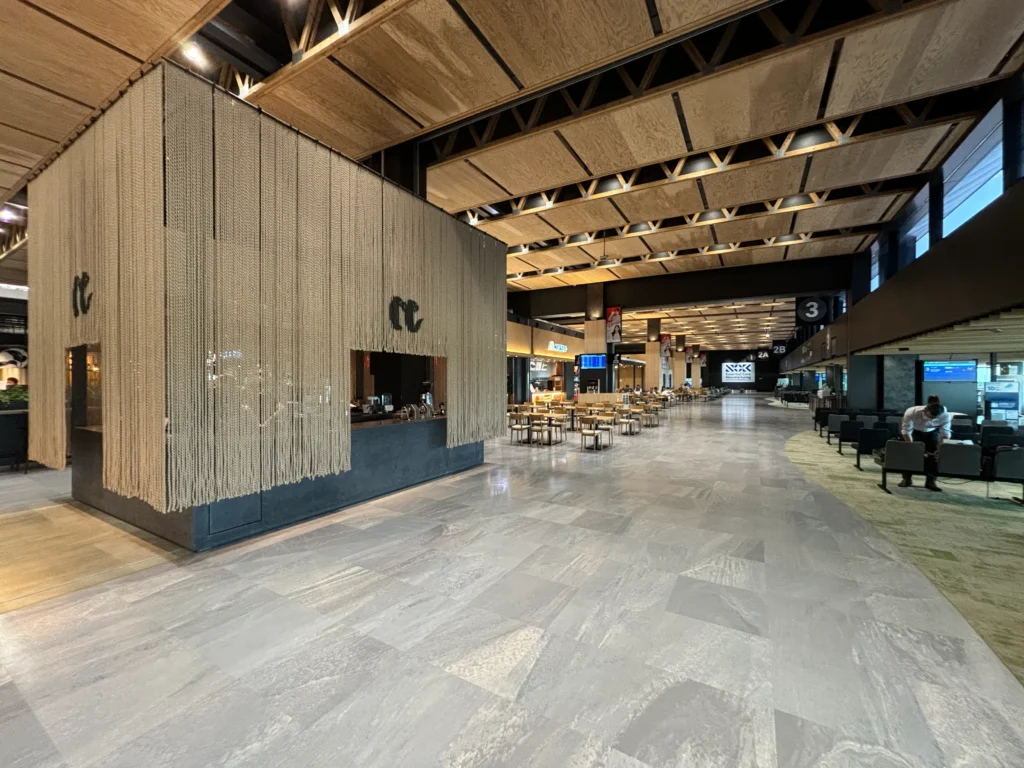 阿蘇くまもと空港の内装デザイン