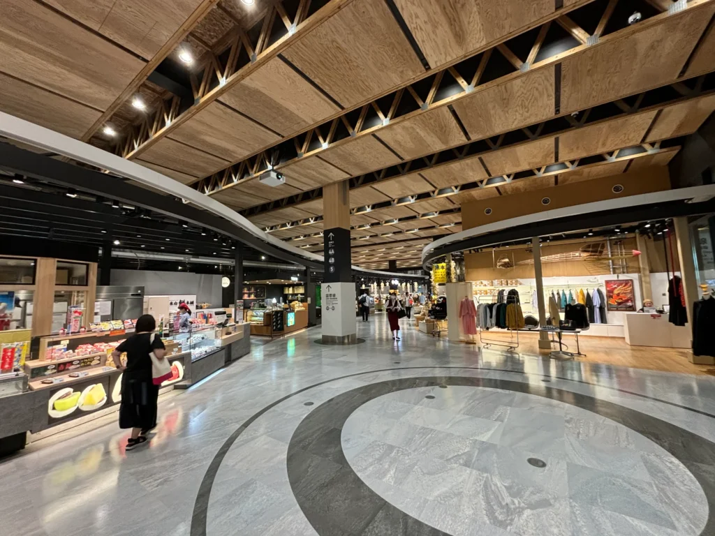 阿蘇くまもと空港　木造非住宅　非住宅木造　木造化　木質化　県産材　熊本　三井ホーム