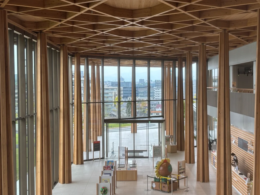 豊田市博物館と坂茂氏のデザイン