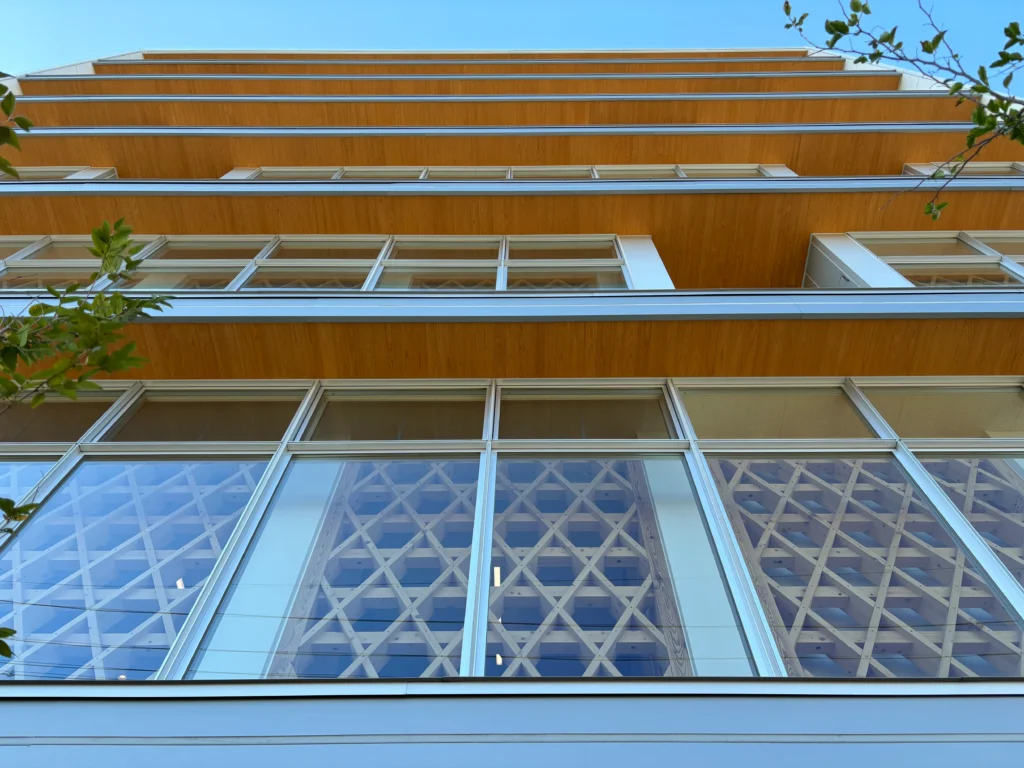 AQ Group本社ビル　ギャラリー　木造8階建　耐火建築物　木造ビル　事務所　埼玉県