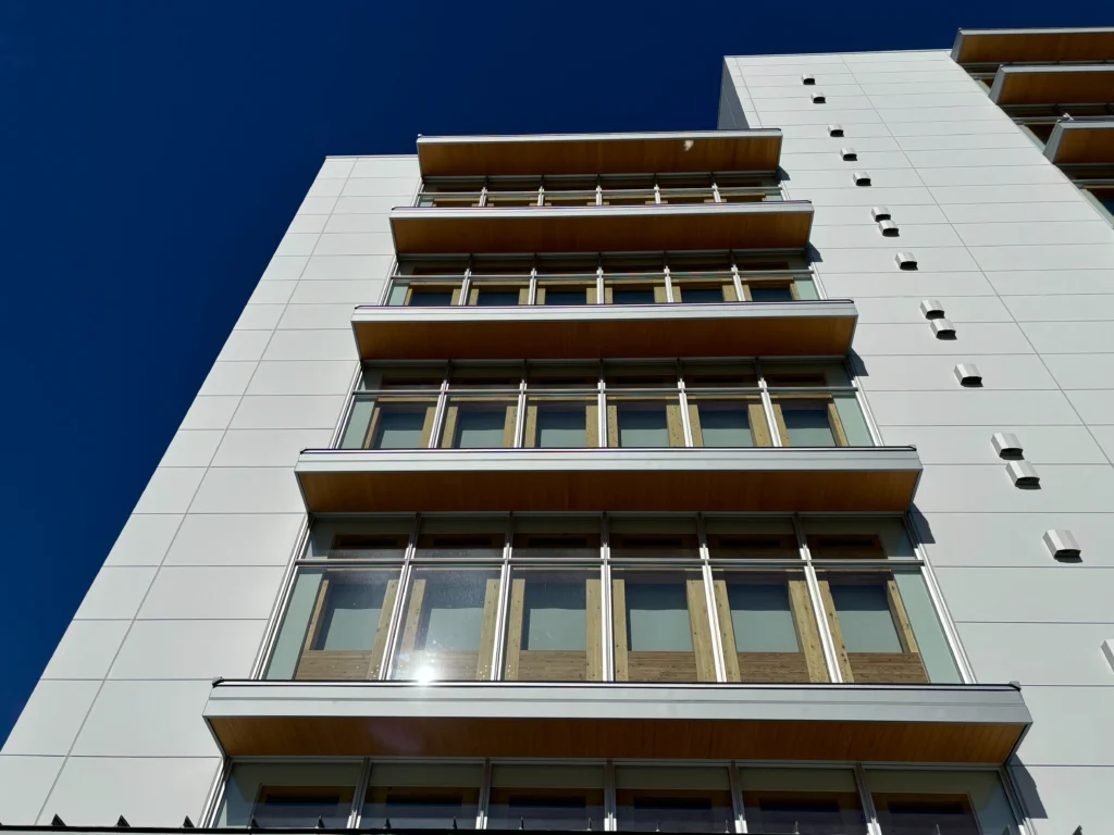 AQ Group本社ビル　ギャラリー　木造8階建　耐火建築物　木造ビル　事務所　埼玉県