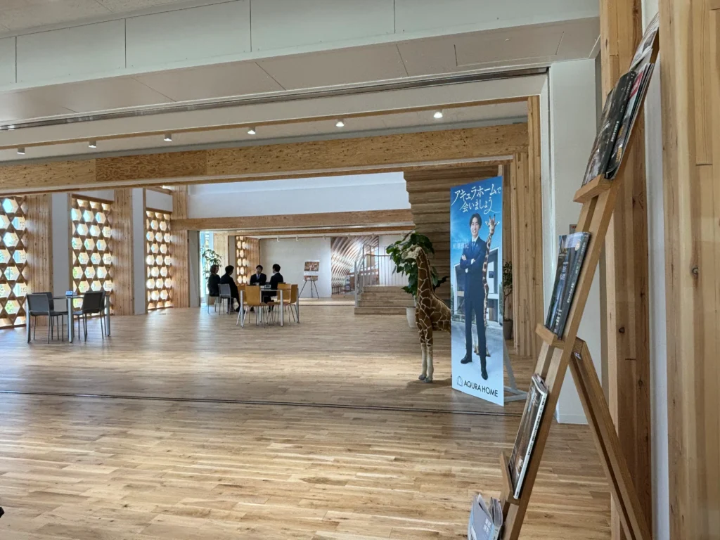 AQ Group本社ビル　ギャラリー　木造8階建　耐火建築物　木造ビル　事務所　埼玉県