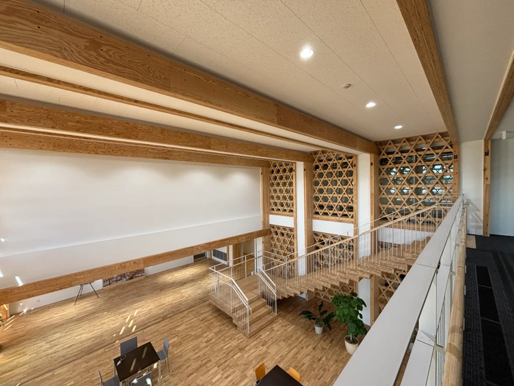 AQ Group本社ビル　ギャラリー　木造8階建　耐火建築物　木造ビル　事務所　埼玉県