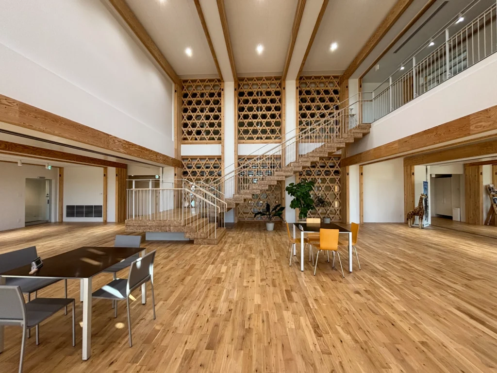 AQ Group本社ビル　ギャラリー　木造8階建　耐火建築物　木造ビル　事務所　埼玉県