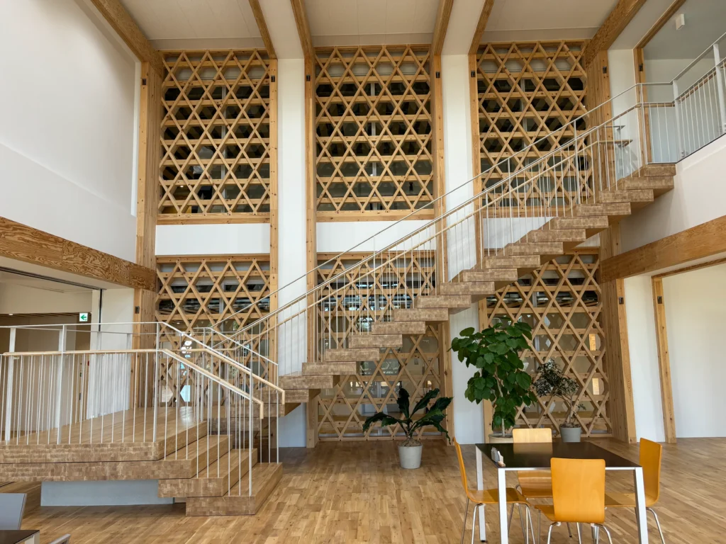 AQ Group本社ビル × コストダウン