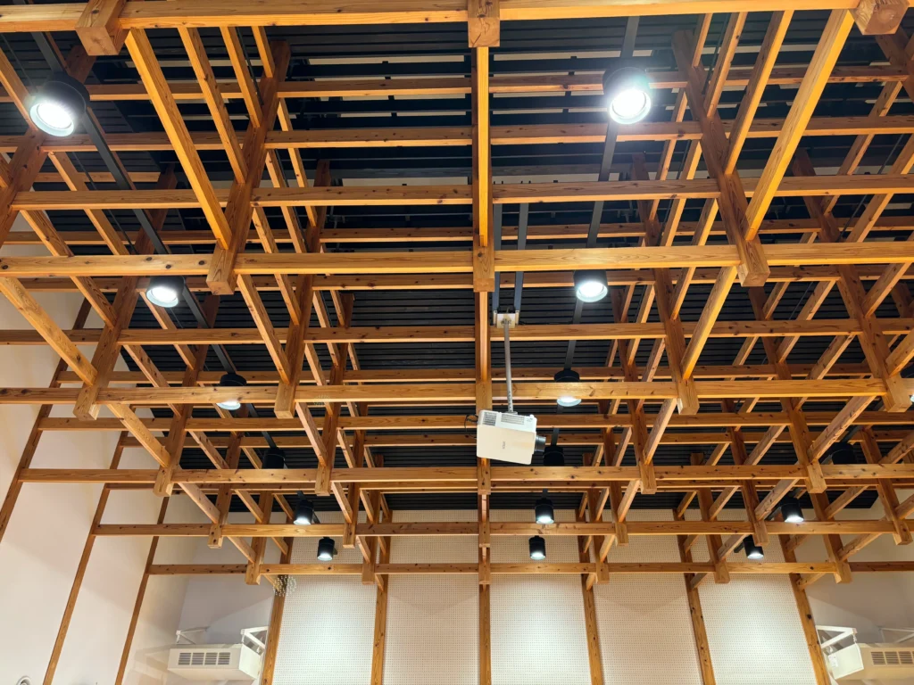 高知県立林業大学校　学校　木造　木造非住宅　CLT  県産材