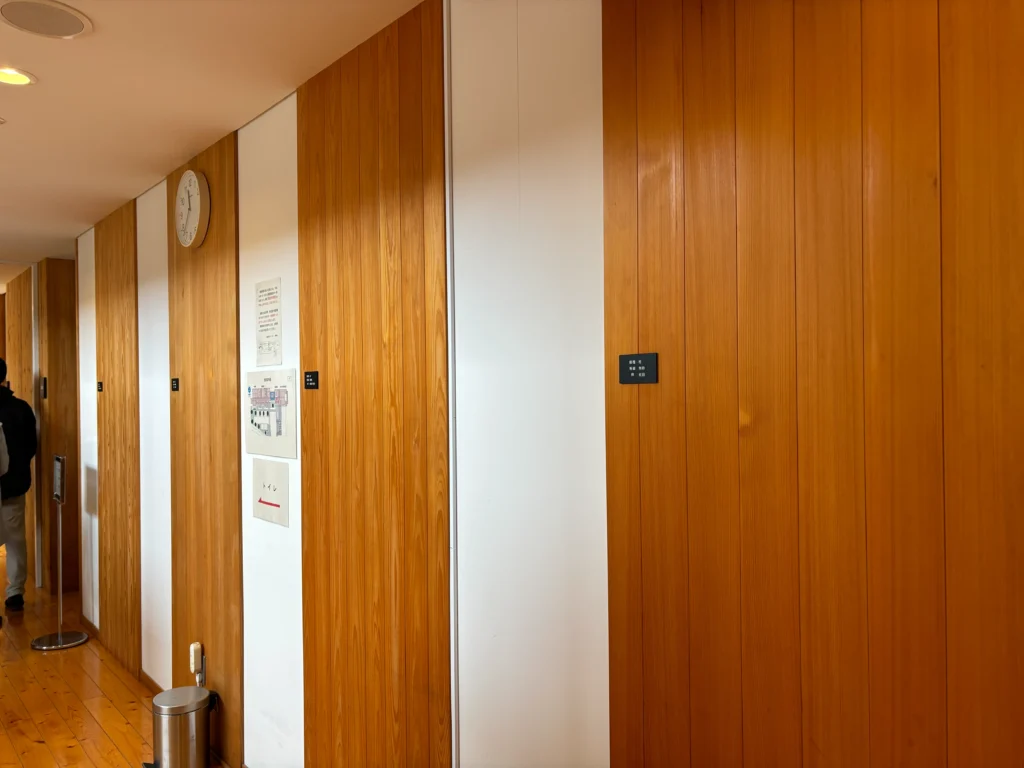 高知県立林業大学校　学校　木造　木造非住宅　CLT  県産材