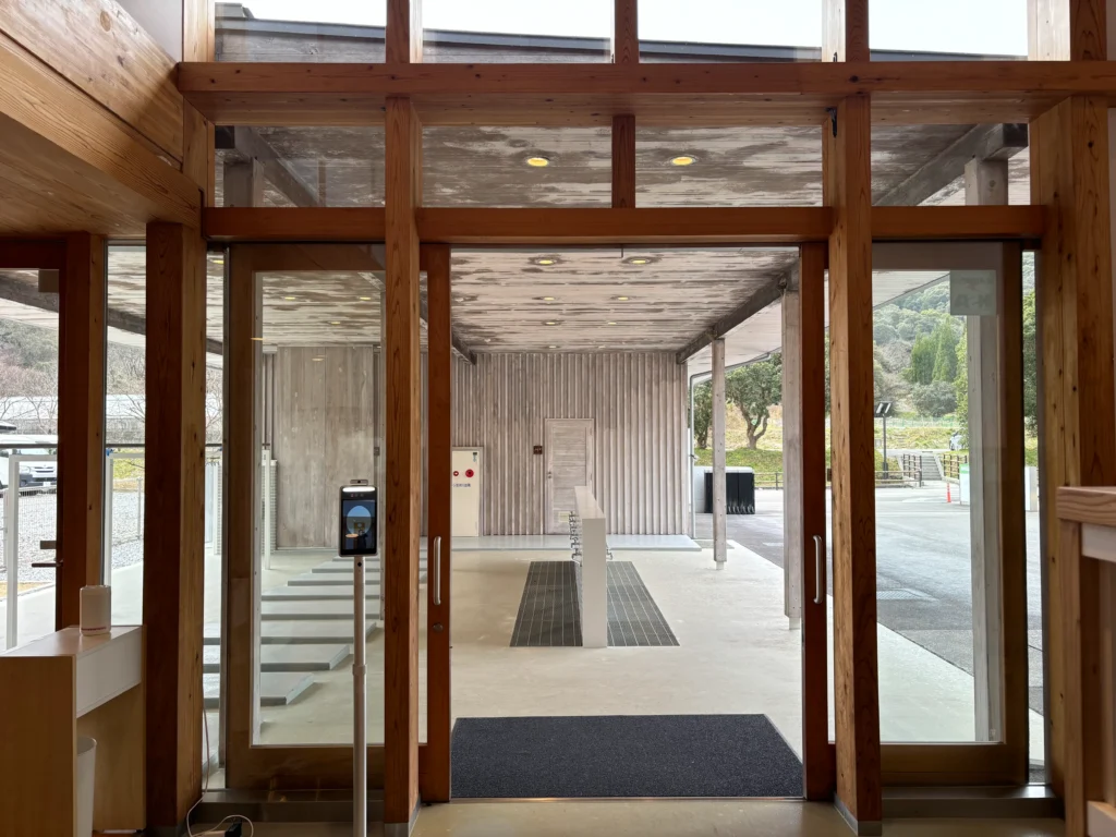 高知県立林業大学校　学校　木造　木造非住宅　CLT  県産材