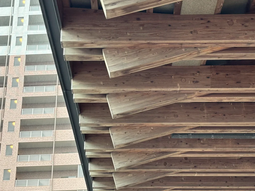 日向市駅×耳川杉(地域材)