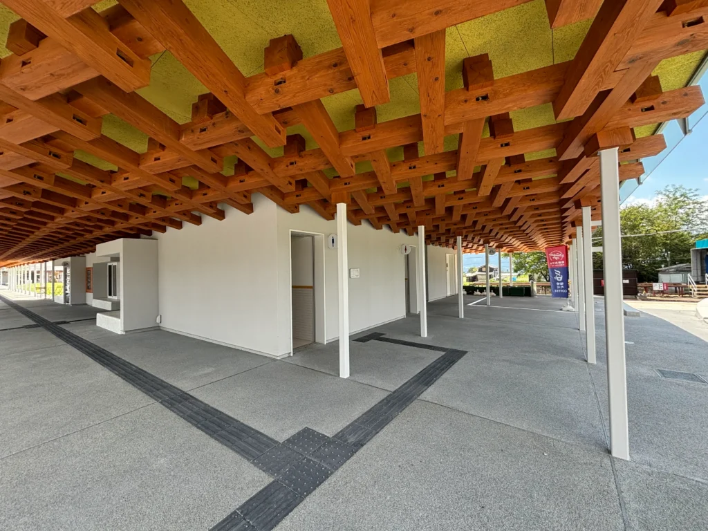 熊本・南阿蘇鉄道高森駅|南郷檜と修羅組みが織りなす木造駅舎