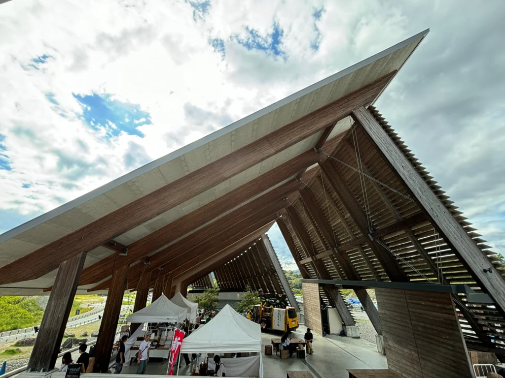 三重県「ヴィソン」の設計ポイント：非住宅木造の技術