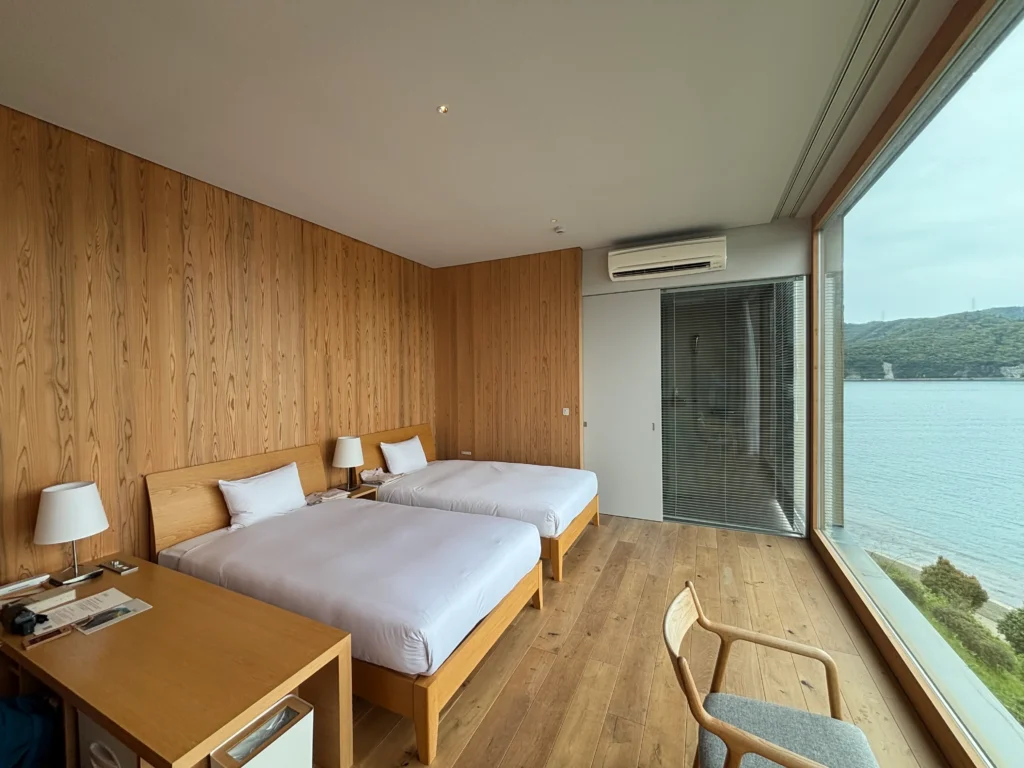 建築計画と空間デザイン：風景への没入を促すミニマリズム