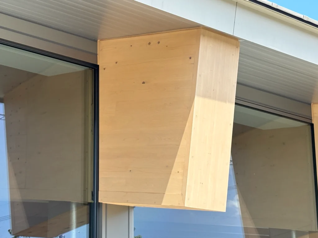 とびUO!プール CLT ディテール