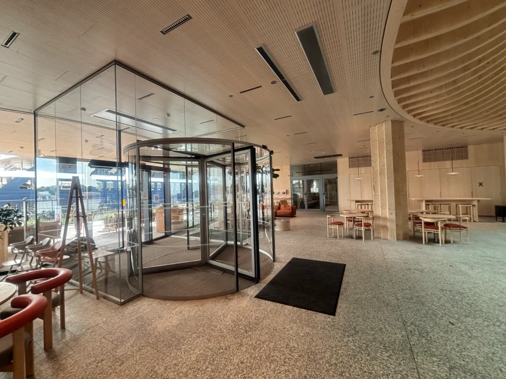 Solo Sokos Pier 4　エントランス